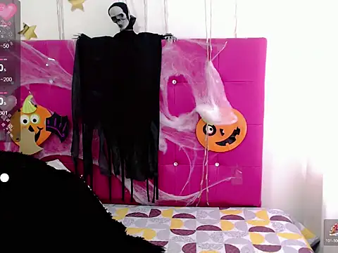 Snapshot of sara_arias00 chatting on October 29, 1:24 pm sara arias00 online show from October 29, 1:24 pm