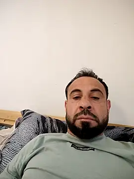 Snapshot of mykelem chatting on May 18, 7:31 pm mykelem online show from May 18, 7:31 pm