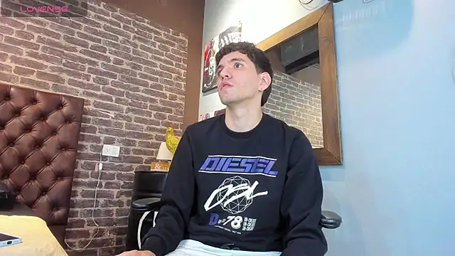 Snapshot of Matteo12_ chatting on October 23, 3:06 am Matteo12 online show from October 23, 3:06 am