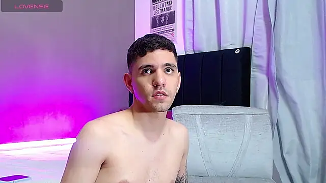 Snapshot of Matteo12_ chatting on November 6, 4:46 am Matteo12 online show from November 6, 4:46 am