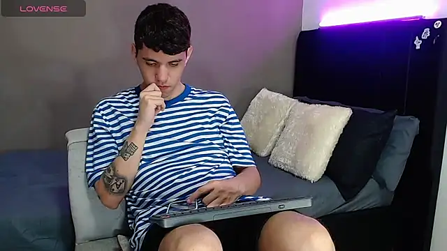 Matteo12  online show from April 25, 4:59 am