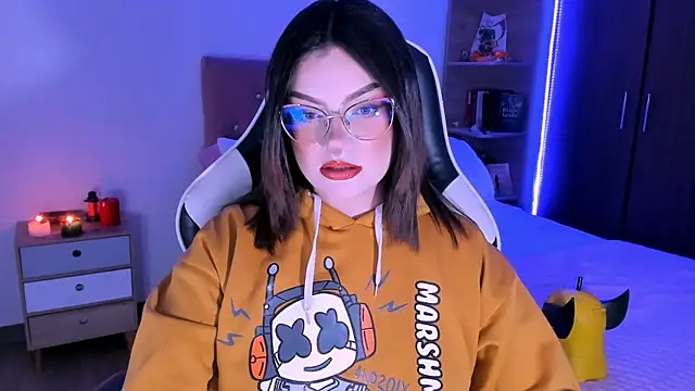 OphelianaRose33 online show from November 22, 10:53 pm