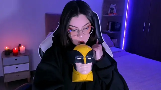 OphelianaRose33 online show from November 28, 11:07 pm