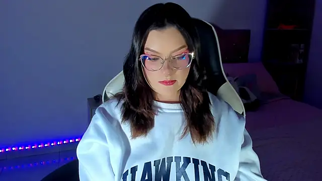 OphelianaRose33 online show from April 27, 8:18 pm