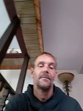 Snapshot of Hungwell1515 chatting on January 14, 1:17 pm Hungwell1515 online show from January 14, 1:17 pm