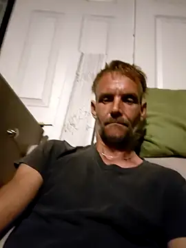 Snapshot of Hungwell1515 chatting on February 22, 6:02 am Hungwell1515 online show from February 22, 6:02 am