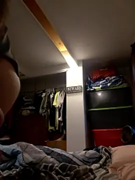 Snapshot of Hungwell1515 chatting on March 6, 12:34 pm Hungwell1515 online show from March 6, 12:34 pm