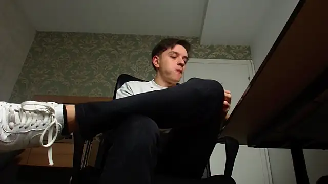 FelixStarkk online show from November 8, 5:40 am