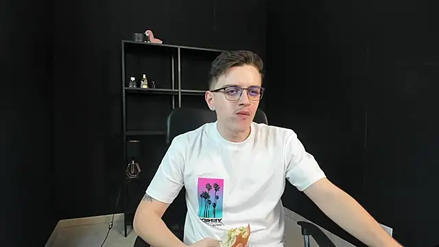 FelixStarkk online show from May 6, 4:19 am