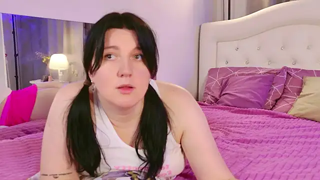 love me  tonight  online show from November 5, 10:26 am