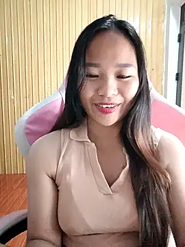Snapshot of Na_na90 chatting on May 12, 1:03 am Na na90 online show from May 12, 1:03 am