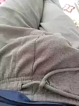 zorhotty online show from May 29, 7:06 am