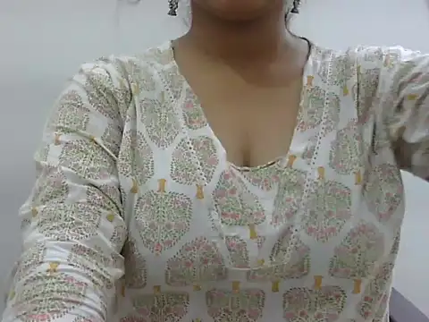 Snapshot of LIYO_ chatting on May 25, 7:36 am LIYO online show from May 25, 7:36 am