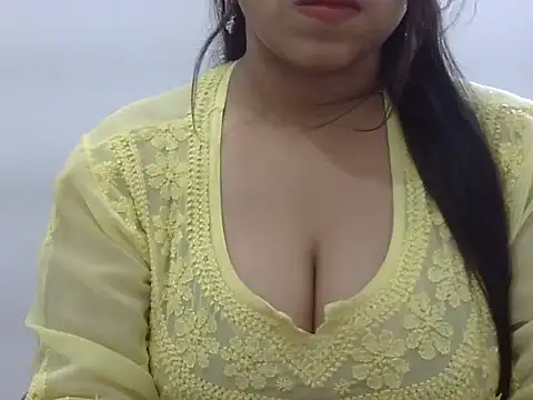 Snapshot of LIYO_ chatting on June 15, 7:32 am LIYO online show from June 15, 7:32 am