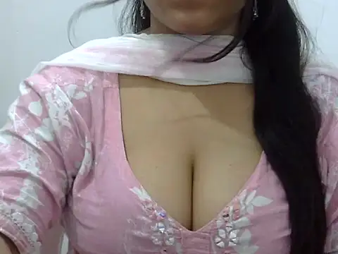 Snapshot of LIYO_ chatting on July 28, 2:13 pm LIYO online show from July 28, 2:13 pm