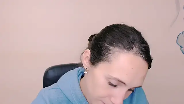 Snapshot of AlissaJersi chatting on October 13, 8:47 am AlissaJersi online show from October 13, 8:47 am