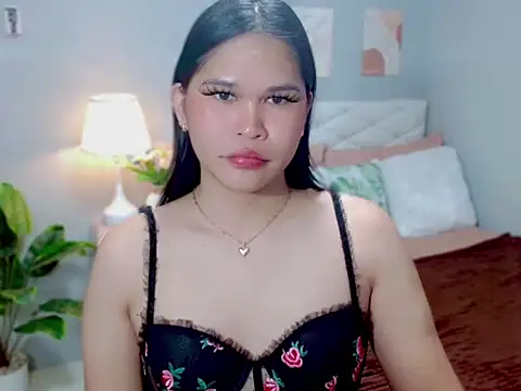 Snapshot of AlianaBlair chatting on June 2, 5:04 pm AlianaBlair online show from June 2, 5:04 pm