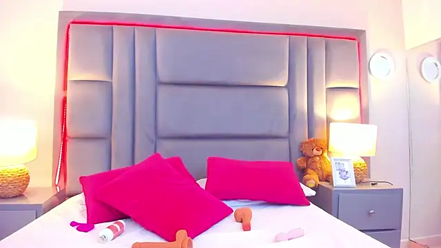 Snapshot of GabyMoreau chatting on October 29, 8:21 pm GabyMoreau online show from October 29, 8:21 pm