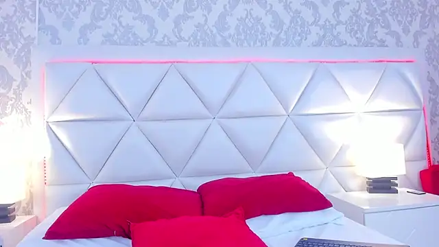 GabyMoreau online show from July 24, 4:49 pm