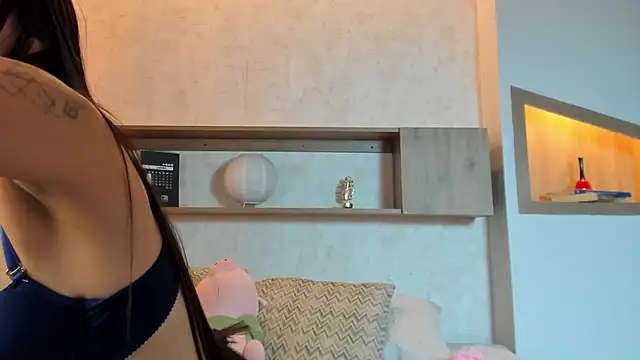 Snapshot of Emilly_Beaumont chatting on February 3, 1:05 pm Emilly Beaumont online show from February 3, 1:05 pm