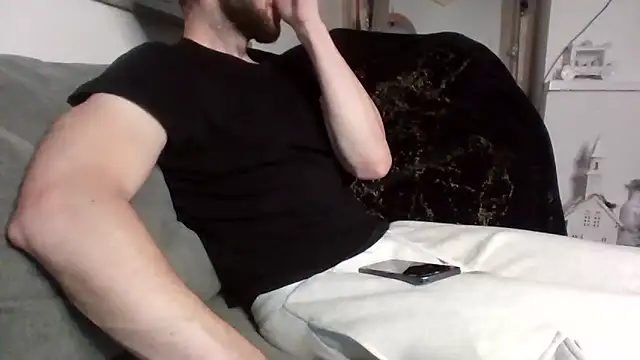 Snapshot of MasterJakeJohns chatting on November 22, 8:35 am MasterJakeJohns online show from November 22, 8:35 am