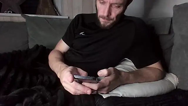 Snapshot of MasterJakeJohns chatting on December 3, 11:36 pm MasterJakeJohns online show from December 3, 11:36 pm