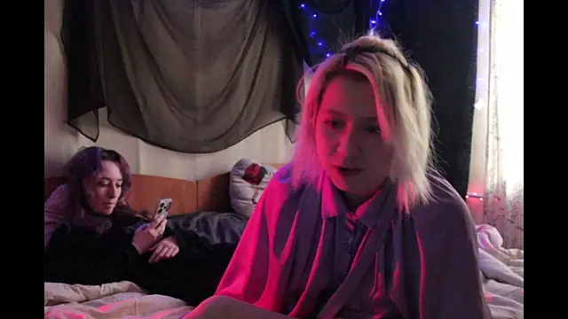 Snapshot of Avny_Loki chatting on October 5, 11:52 am Avny Loki online show from October 5, 11:52 am