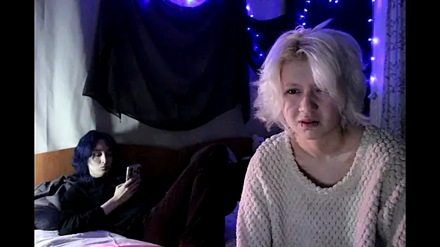 Snapshot of Avny_Loki chatting on October 10, 2:43 am Avny Loki online show from October 10, 2:43 am