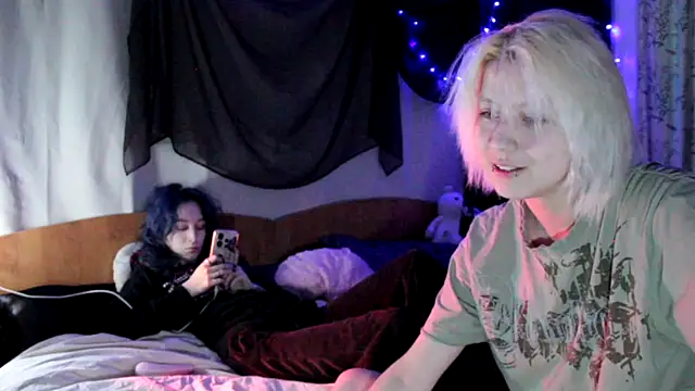 Snapshot of Avny_Loki chatting on October 24, 2:30 am Avny Loki online show from October 24, 2:30 am