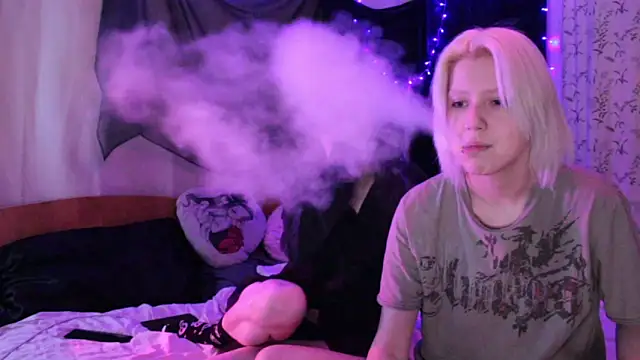 Snapshot of Avny_Loki chatting on November 5, 1:38 am Avny Loki online show from November 5, 1:38 am