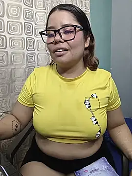 Snapshot of saenz_eymi chatting on May 19, 1:56 am saenz eymi online show from May 19, 1:56 am