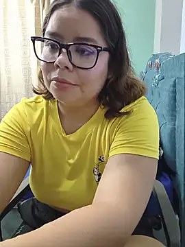 Snapshot of saenz_eymi chatting on May 27, 1:57 am saenz eymi online show from May 27, 1:57 am