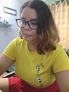 Snapshot of saenz_eymi chatting on June 10, 5:12 pm saenz eymi online show from June 10, 5:12 pm