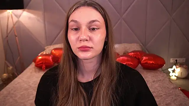 DiamondGoldie online show from February 21, 8:10 pm