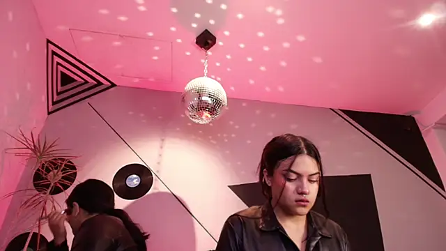 Lilith and Khloe online show from October 22, 11:21 am