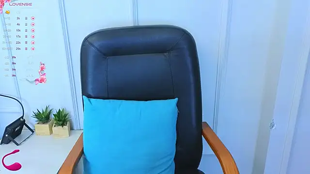 Snapshot of Kuro_Ren chatting on October 13, 12:38 pm Kuro Ren online show from October 13, 12:38 pm