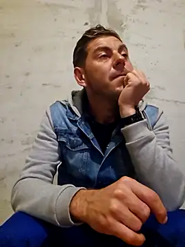 Alex-andru88 online show from October 21, 3:40 am