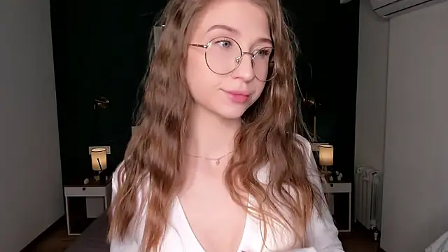 Snapshot of EditaBand chatting on February 13, 7:21 pm EditaBand online show from February 13, 7:21 pm