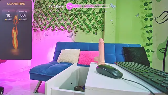 Karen Ariass online show from November 6, 2:18 pm