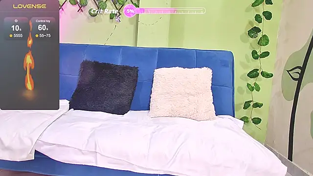 Karen Ariass online show from December 18, 1:39 pm