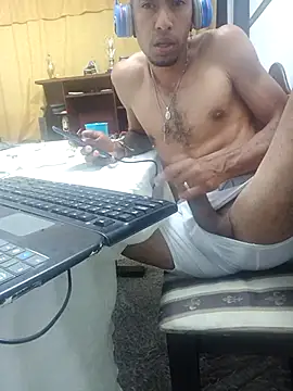 Snapshot of Negritohot2828 chatting on May 1, 5:34 am Negritohot2828 online show from May 1, 5:34 am