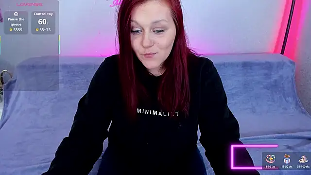 Snapshot of Alisawoods_ chatting on February 8, 1:36 pm Alisawoods online show from February 8, 1:36 pm