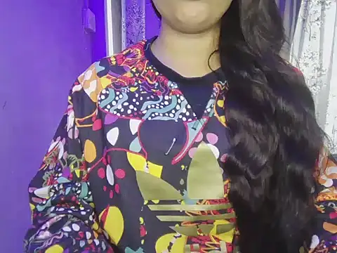 Snapshot of Naina_007 chatting on November 17, 9:15 am Naina 007 online show from November 17, 9:15 am