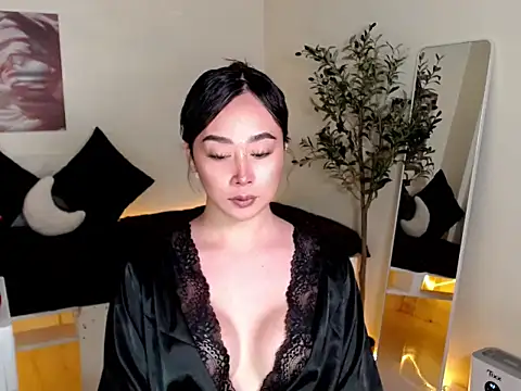 Snapshot of Ms_yhanna chatting on May 5, 11:46 pm Ms yhanna online show from May 5, 11:46 pm