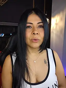 Snapshot of Aniajoness_ chatting on June 25, 5:12 am Aniajoness online show from June 25, 5:12 am