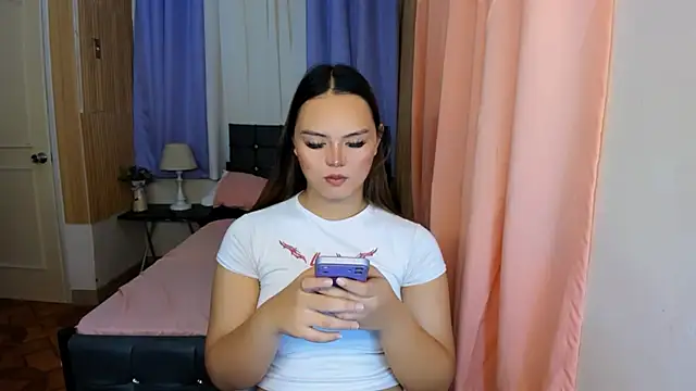 Snapshot of ameliamaureen chatting on May 31, 4:42 am ameliamaureen online show from May 31, 4:42 am