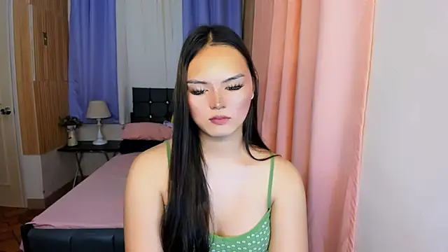 Snapshot of ameliamaureen chatting on June 8, 1:28 am ameliamaureen online show from June 8, 1:28 am
