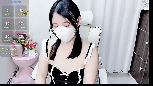 phuongnhi  online show from April 25, 1:41 pm