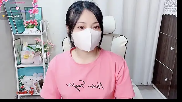 Snapshot of phuongnhi_ chatting on June 14, 11:45 am phuongnhi online show from June 14, 11:45 am