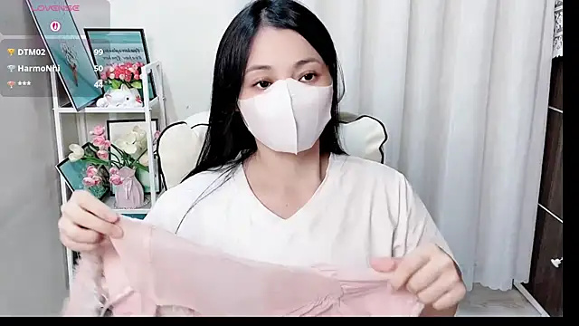 Snapshot of phuongnhi_ chatting on August 1, 2:05 pm phuongnhi online show from August 1, 2:05 pm